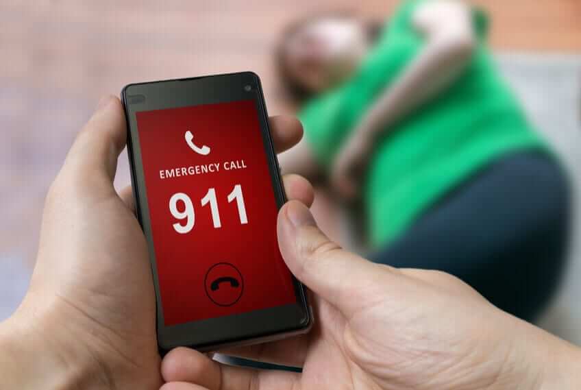 Why a Medical Alert System is Better than a Cell Phone in an Emergency